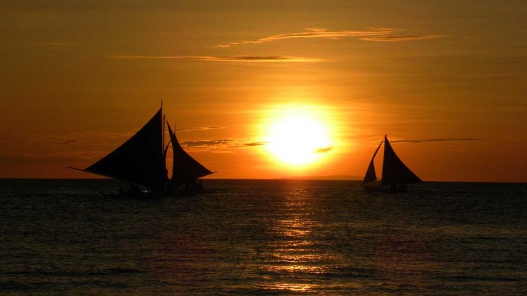 Sailboats at Sunset public domain image from pixabay.com